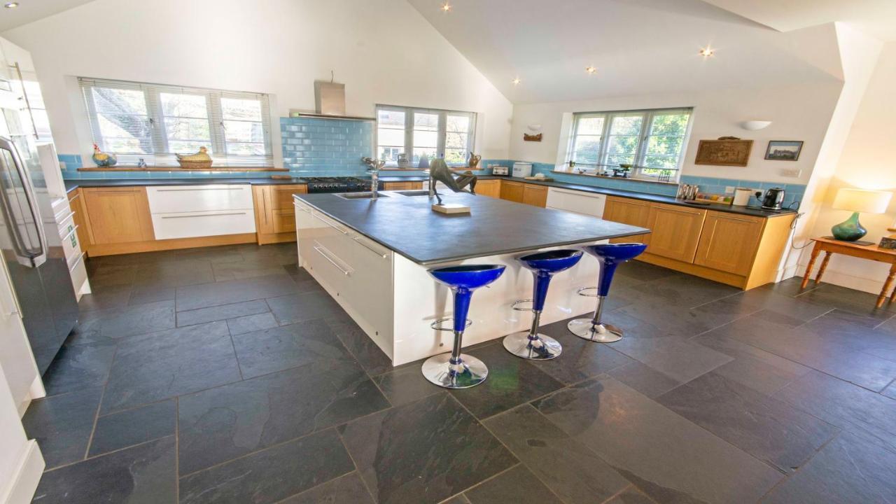 Crowborough Farm - Impressive & Sophisicated Home Surrounded By Unspoilt Countryside In Georgeham - Dog Friendly, Sleeps 14 Exterior photo