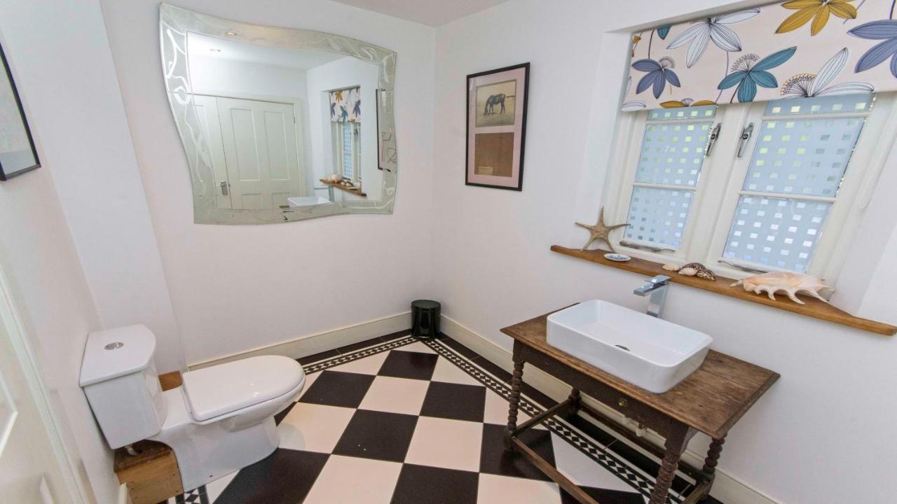 Crowborough Farm - Impressive & Sophisicated Home Surrounded By Unspoilt Countryside In Georgeham - Dog Friendly, Sleeps 14 Exterior photo